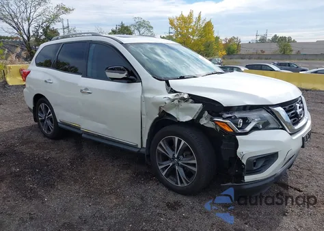 2017 Nissan Pathfinder Platinum/S/Sl/Sv z USA, uszkodzony, nr VIN 5N1DR2MM2HC646386